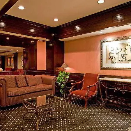 Amadeus Hotel 3*