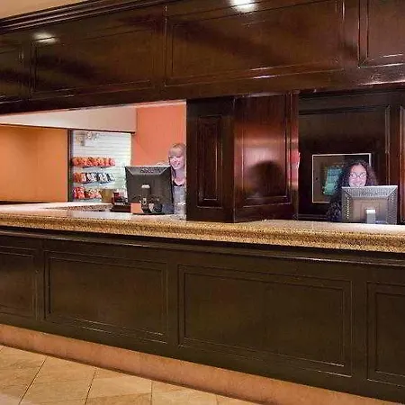 Amadeus Hotel 3*