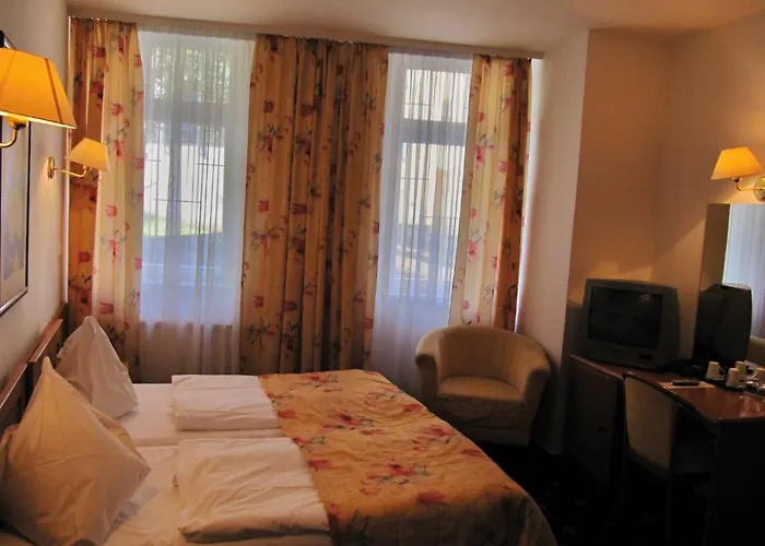 Amadeus فندق براغ