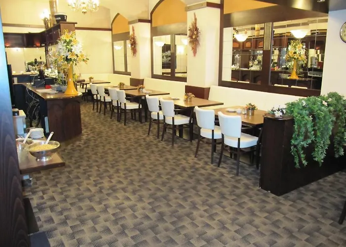 Hotel Amadeus 3*